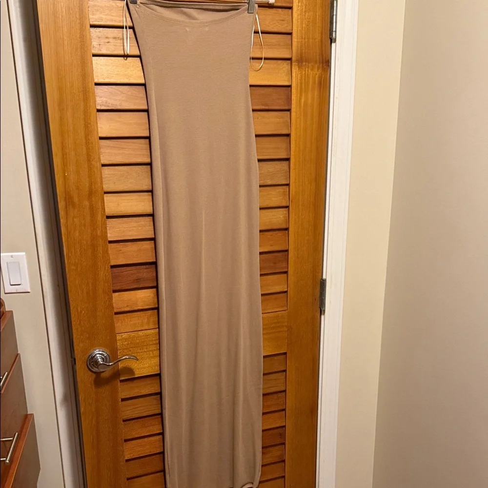 Eterne Taupe Maxi Dress NWT - Picture 4 of 6